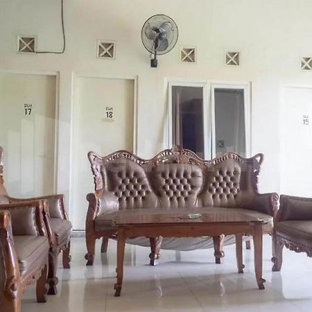 Medokanayu Homestay Babussalam Rungkut Mitra Reddoorz מראה חיצוני תמונה