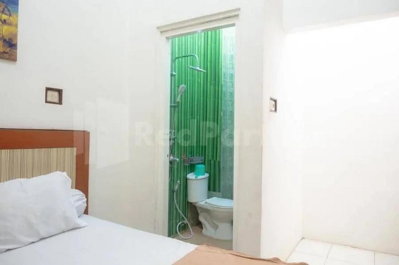 Medokanayu Homestay Babussalam Rungkut Mitra Reddoorz מראה חיצוני תמונה